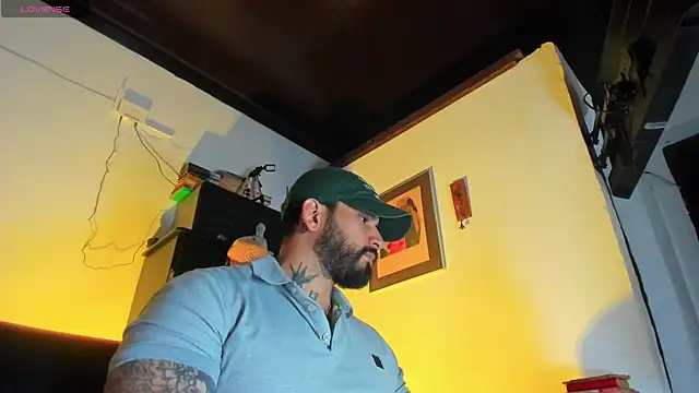 Snapshot of CamiloGray_ chatting on 10.31.25 CamiloGray online show from 10.31.25