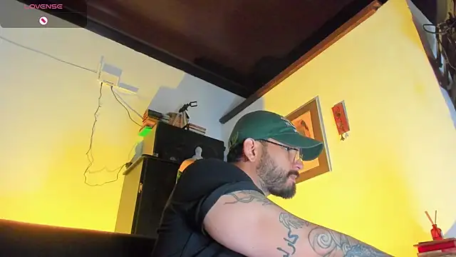 Snapshot of CamiloGray_ chatting on 11.09.25 CamiloGray online show from 11.09.25