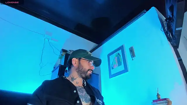 Snapshot of CamiloGray_ chatting on 11.24.25 CamiloGray online show from 11.24.25