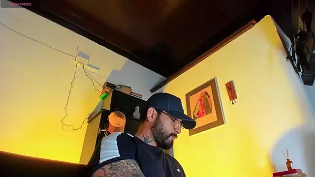 Snapshot of CamiloGray_ chatting on 11.29.25 CamiloGray online show from 11.29.25