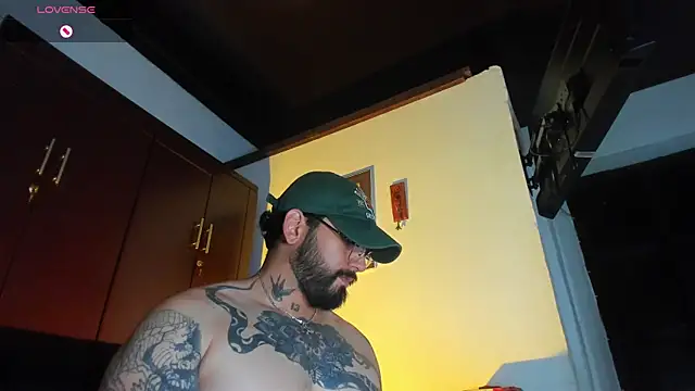 Snapshot of CamiloGray_ chatting on 01.09.26 CamiloGray online show from 01.09.26