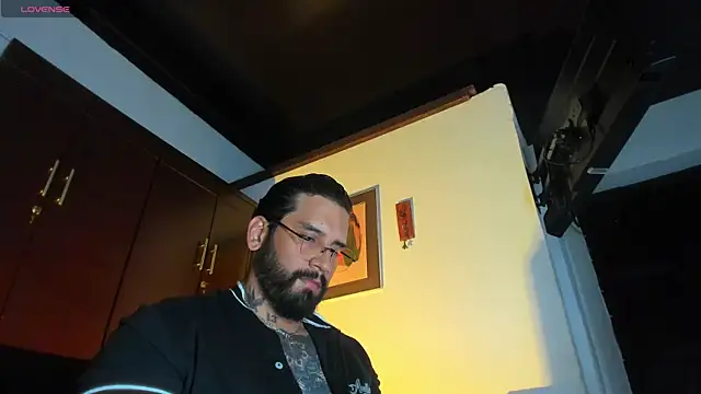 Snapshot of CamiloGray_ chatting on 01.10.26 CamiloGray online show from 01.10.26