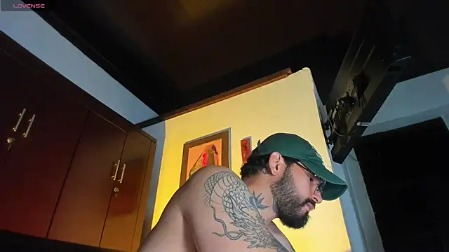 Snapshot of CamiloGray_ chatting on 01.11.26 CamiloGray online show from 01.11.26