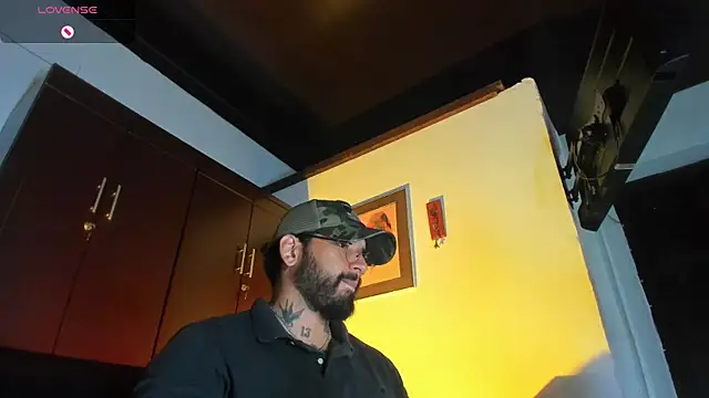 Snapshot of CamiloGray_ chatting on 01.14.26 CamiloGray online show from 01.14.26