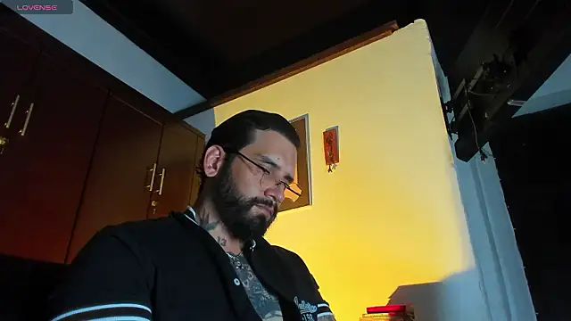 Snapshot of CamiloGray_ chatting on 02.02.26 CamiloGray online show from 02.02.26