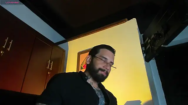 Snapshot of CamiloGray_ chatting on 02.03.26 CamiloGray online show from 02.03.26