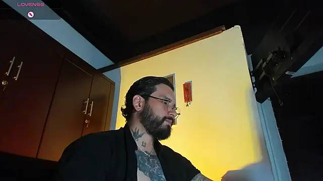 Snapshot of CamiloGray_ chatting on 02.09.26 CamiloGray online show from 02.09.26