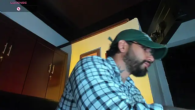 Snapshot of CamiloGray_ chatting on 02.25.26 CamiloGray online show from 02.25.26