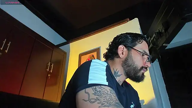 Snapshot of CamiloGray_ chatting on 02.26.26 CamiloGray online show from 02.26.26