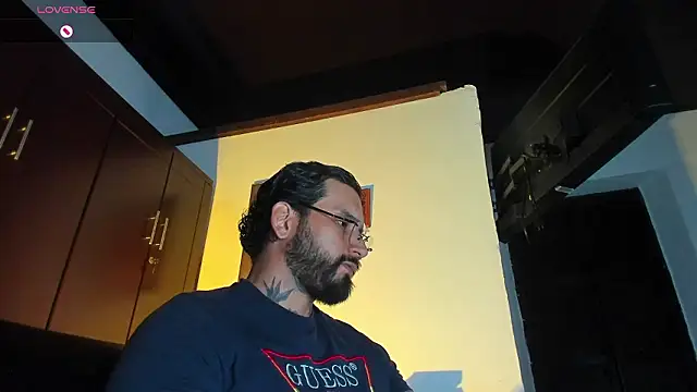 Snapshot of CamiloGray_ chatting on 03.04.26 CamiloGray online show from 03.04.26