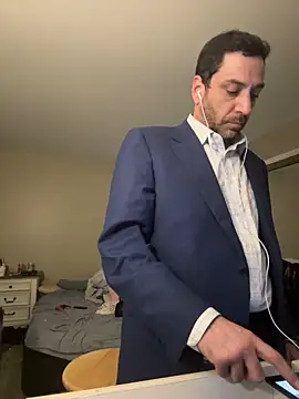 Snapshot of RomaLovesFamily chatting on 02.13.25 RomaLovesFamily online show from 02.13.25