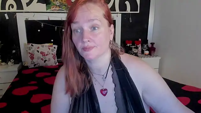 Snapshot of SinFulTitsDD chatting on 01.13.25 SinFulTitsDD online show from 01.13.25