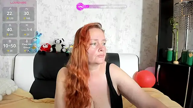 Snapshot of SinFulTitsDD chatting on 11.10.25 SinFulTitsDD online show from 11.10.25