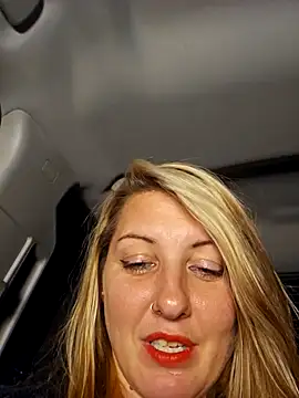 Snapshot of SheIsSomething chatting on 01.19.25 SheIsSomething online show from 01.19.25