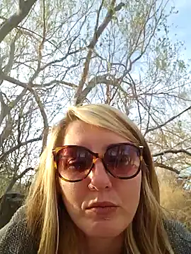 Snapshot of SheIsSomething chatting on 01.23.25 SheIsSomething online show from 01.23.25