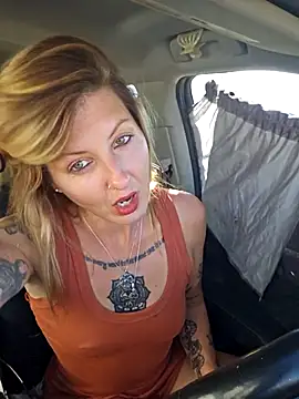 Snapshot of SheIsSomething chatting on 10.26.25 SheIsSomething online show from 10.26.25