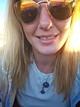 Snapshot of SheIsSomething chatting on 12.03.25 SheIsSomething online show from 12.03.25