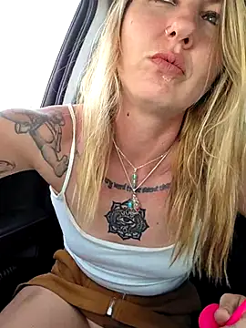 SheIsSomething online show from 04.20.26