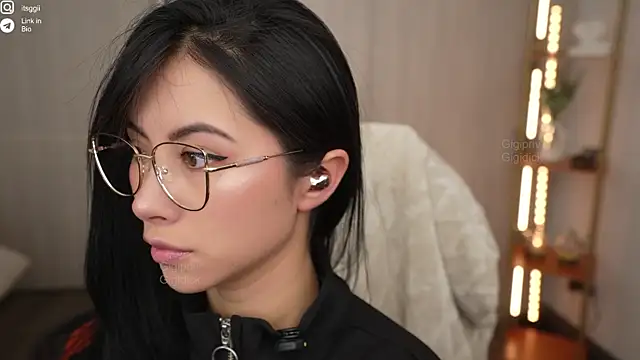 Gigi ohlala online show from 10.04.25