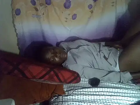 cute-shamza online show from 04.18.26