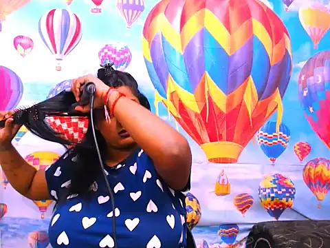 Snapshot of Indianfairy99 chatting on 01.18.25 Indianfairy99 online show from 01.18.25