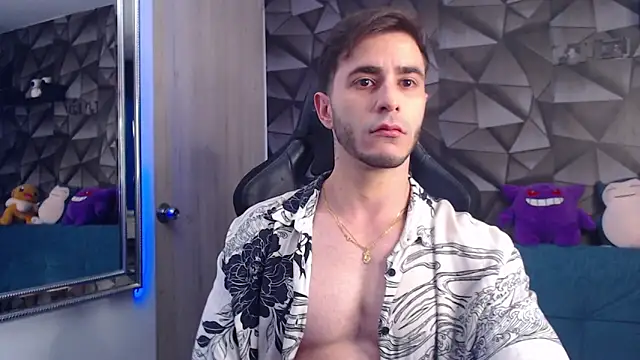 Snapshot of Latino_stud4u chatting on 10.29.25 Latino stud4u online show from 10.29.25