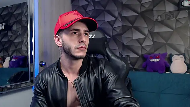 Snapshot of Latino_stud4u chatting on 11.04.25 Latino stud4u online show from 11.04.25