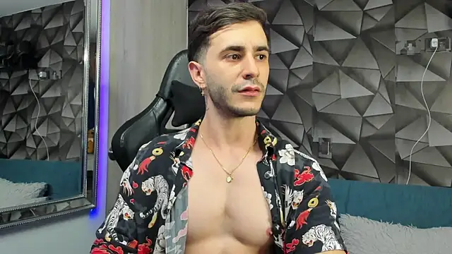 Snapshot of Latino_stud4u chatting on 12.04.25 Latino stud4u online show from 12.04.25