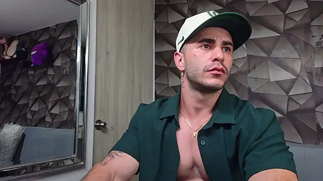 Latino stud4u online show from 04.17.26