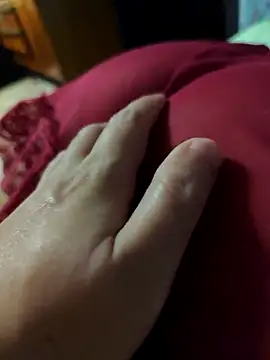 LovlyAnnie online show from 12.22.25