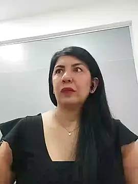 Snapshot of aisha_latina chatting on 02.04.25 aisha latina online show from 02.04.25