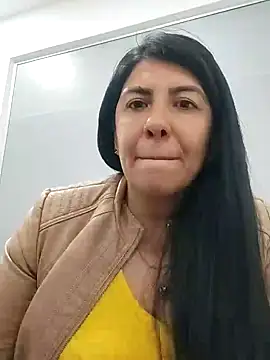 Snapshot of aisha_latina chatting on 02.19.25 aisha latina online show from 02.19.25