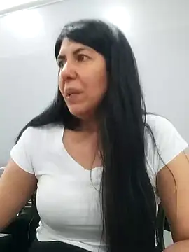 Snapshot of aisha_latina chatting on 02.27.25 aisha latina online show from 02.27.25