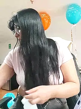 Snapshot of aisha_latina chatting on 06.09.26 aisha latina online show from 06.09.26