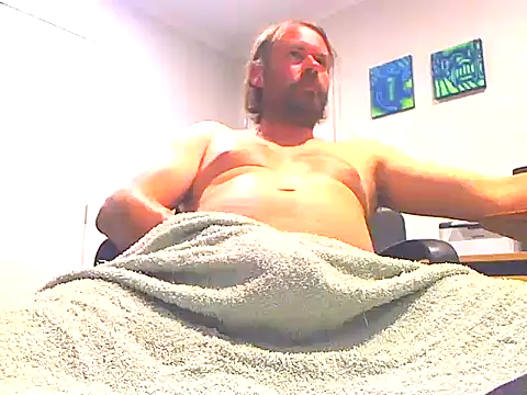 Snapshot of megaboy411 chatting on 01.31.25 megaboy411 online show from 01.31.25