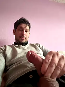 Snapshot of Taxidriver1988 chatting on 12.02.24 Taxidriver1988 online show from 12.02.24