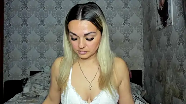 NicoletMoore online show from 03.19.26