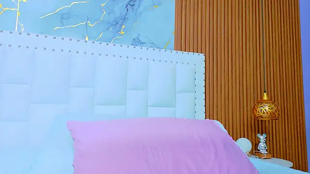 IrresistibleMilf online show from 10.15.25