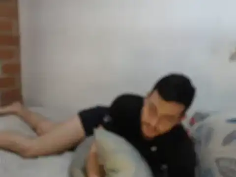 Snapshot of Armando_2002 chatting on 01.21.25 Armando 2002 online show from 01.21.25