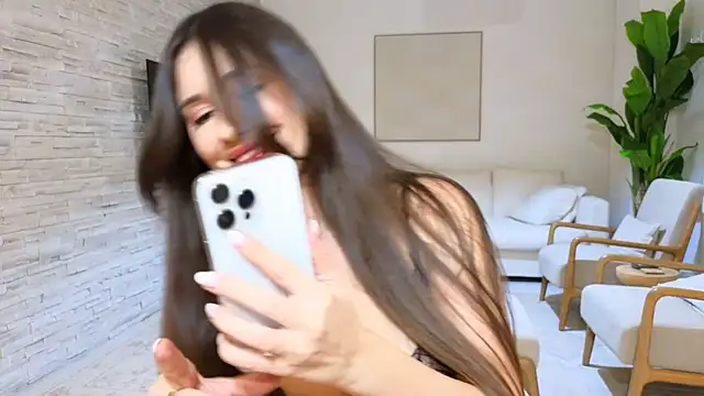 Snapshot of diamond_desiree chatting on 01.21.25 diamond desiree online show from 01.21.25