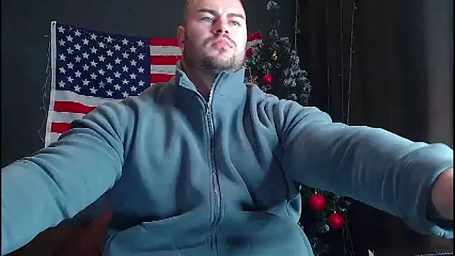 Snapshot of muscularjohnforuX chatting on 12.14.24 muscularjohnforuX online show from 12.14.24