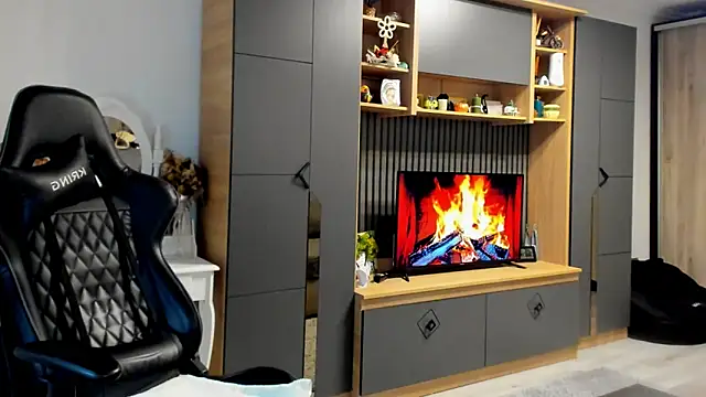 Claire95  online show from 10.14.25