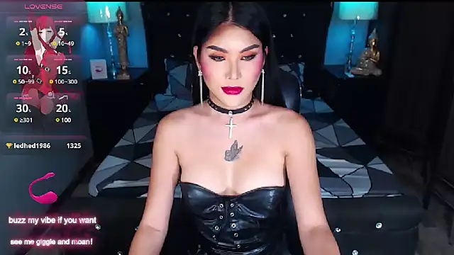 Snapshot of BigCockGODDESS chatting on 03.03.25 BigCockGODDESS online show from 03.03.25