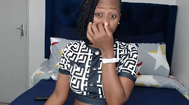 QUEENMANDYY online show from 03.17.25