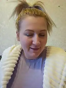 Snapshot of Marushka chatting on 12.15.24 Marushka online show from 12.15.24