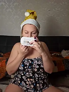Snapshot of Marushka chatting on 12.24.24 Marushka online show from 12.24.24