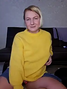 Snapshot of Marushka chatting on 01.02.25 Marushka online show from 01.02.25