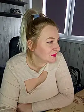 Snapshot of Marushka chatting on 01.14.26 Marushka online show from 01.14.26
