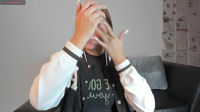 miataylorr1 online show from 12.11.24