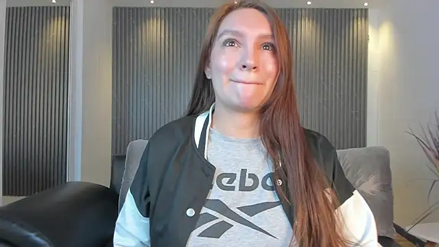 miataylorr1 online show from 01.20.25